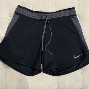 LIKE NEW Nike Women’s Dri-Fit Black Shorts, size XS